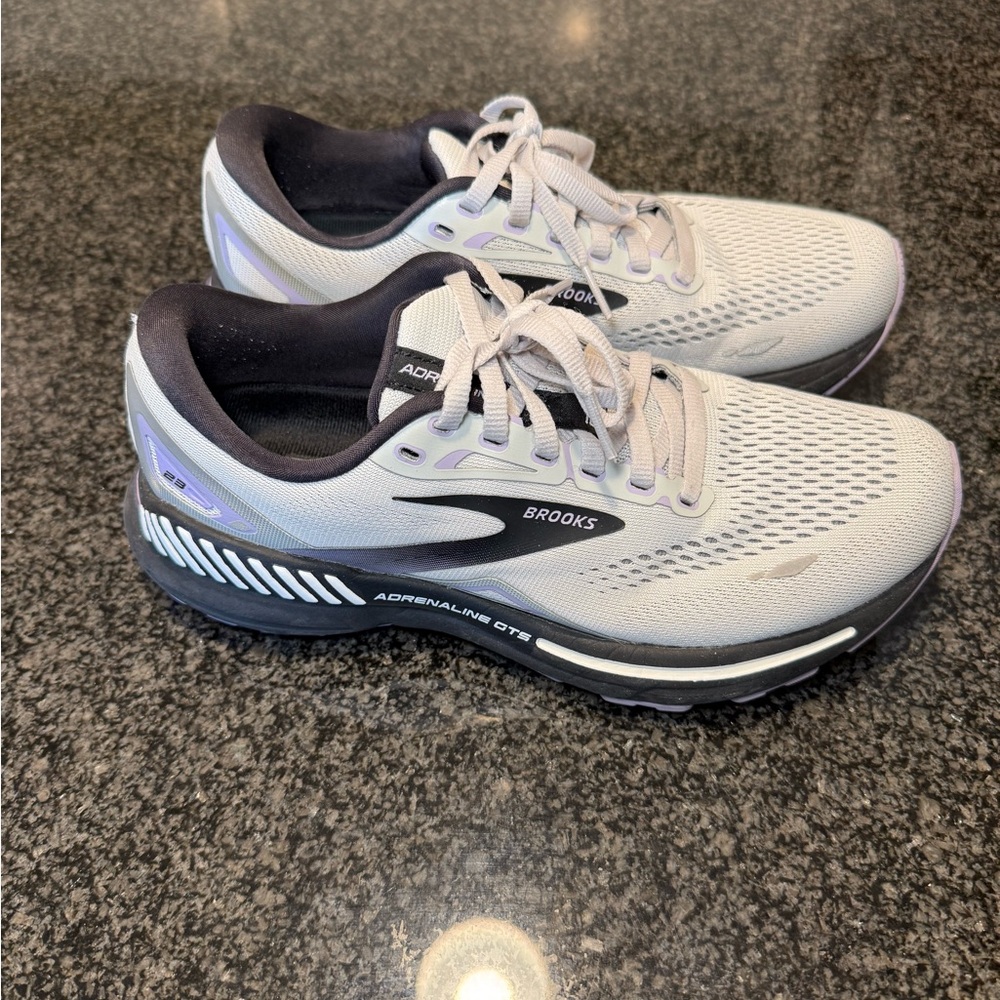 Brooks Adrenaline 23 Running Shoe